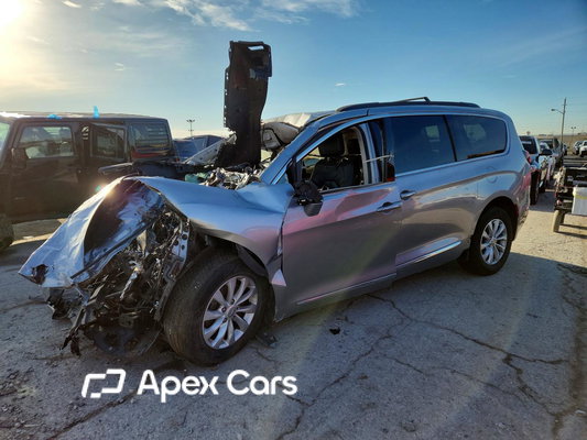 Chrysler Pacifica 2017 - Image 1 of 13