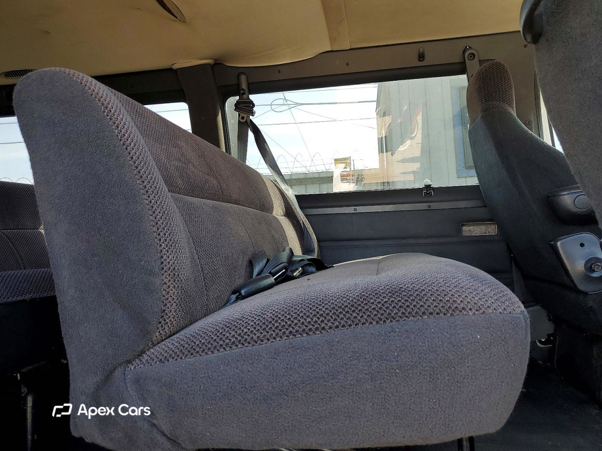 Dodge RAM Van 2002