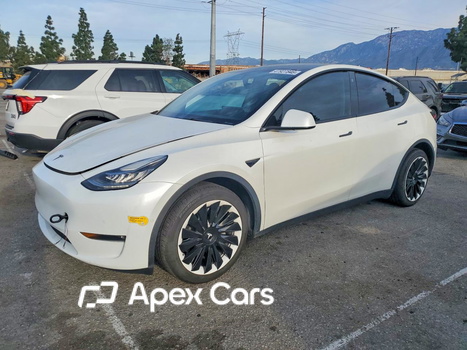 Tesla Model Y 2021 - Image 1 of 13