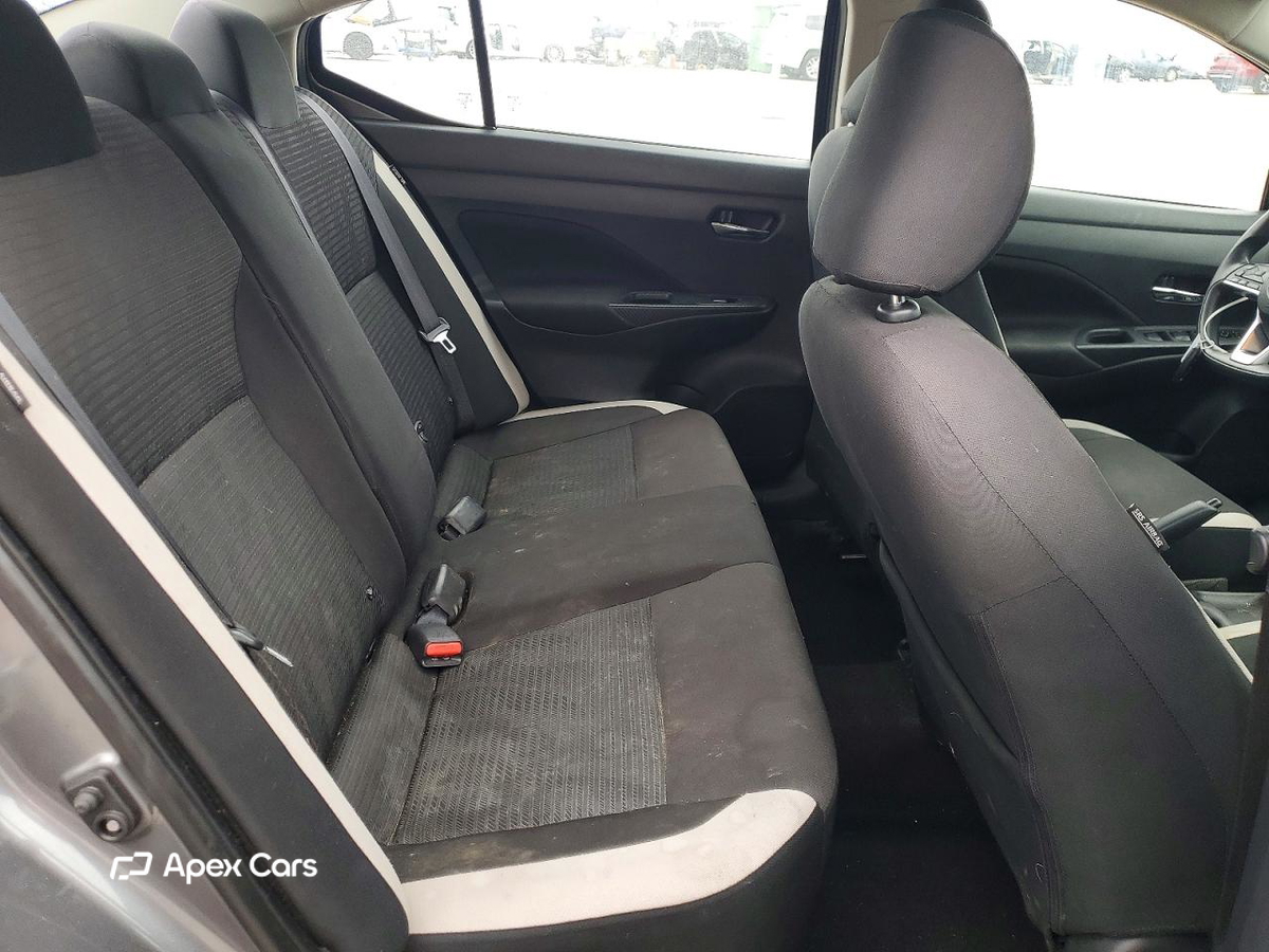 Nissan Versa 2021