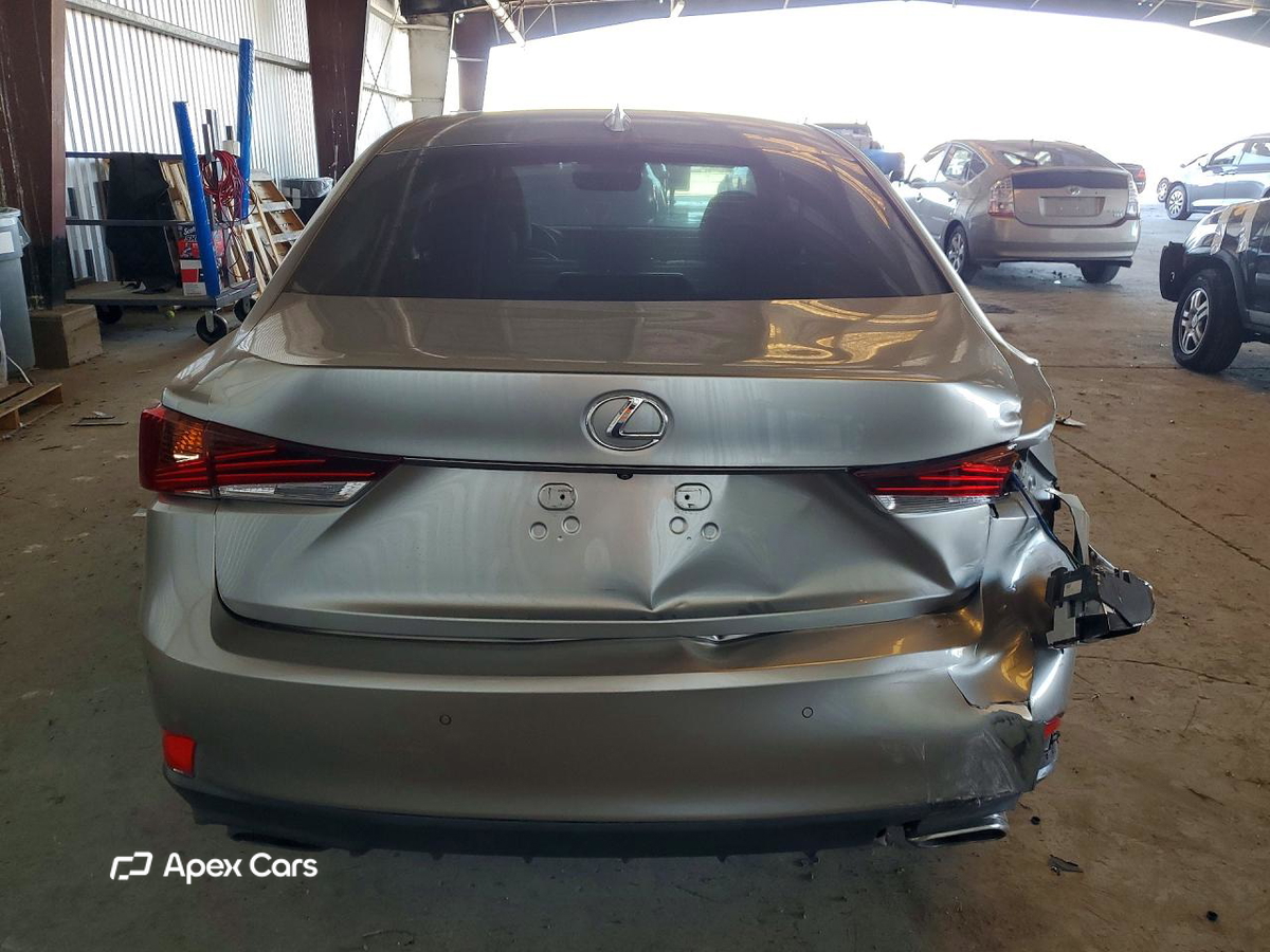 Lexus IS 2020