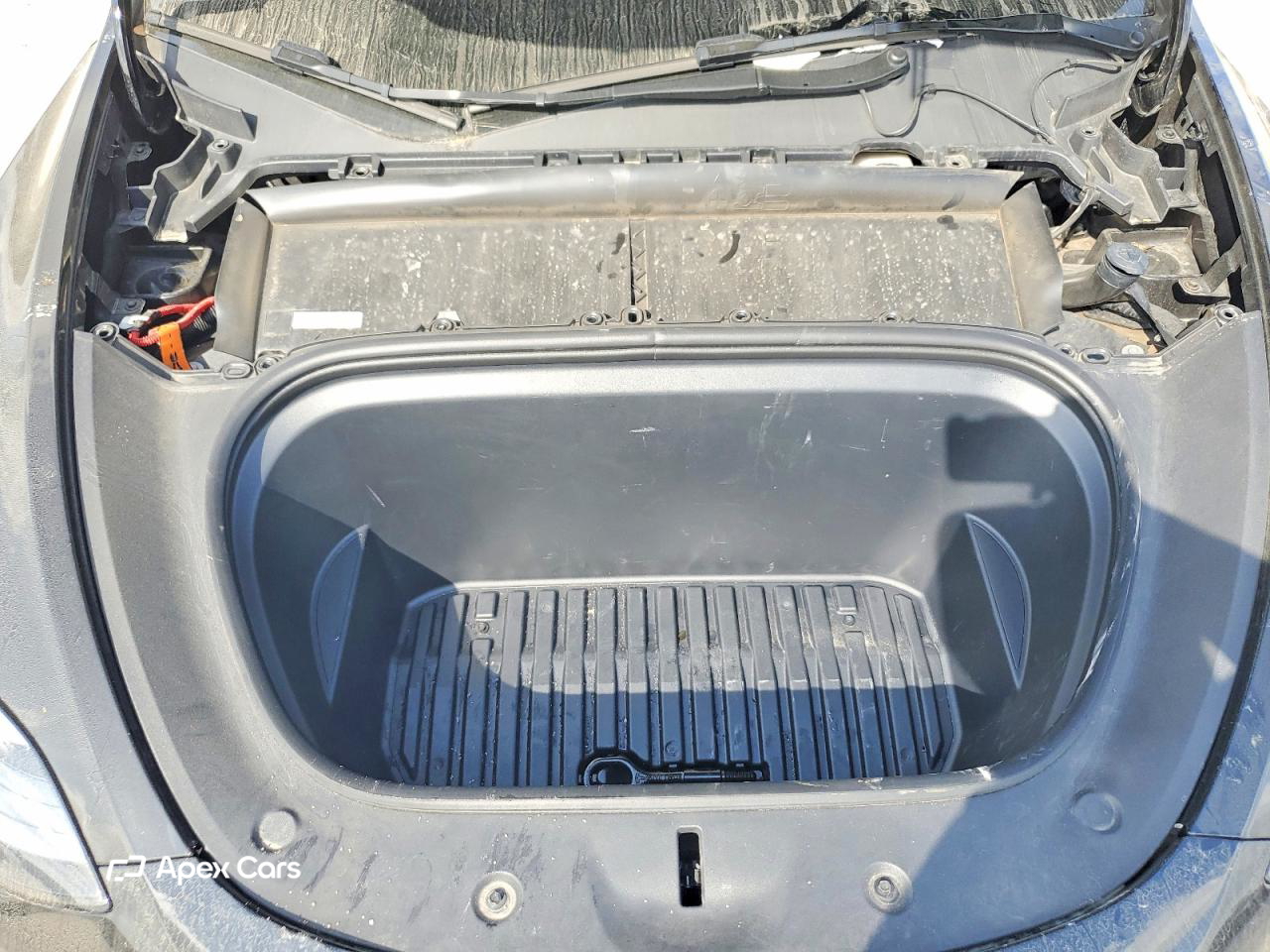 Tesla Model Y 2025