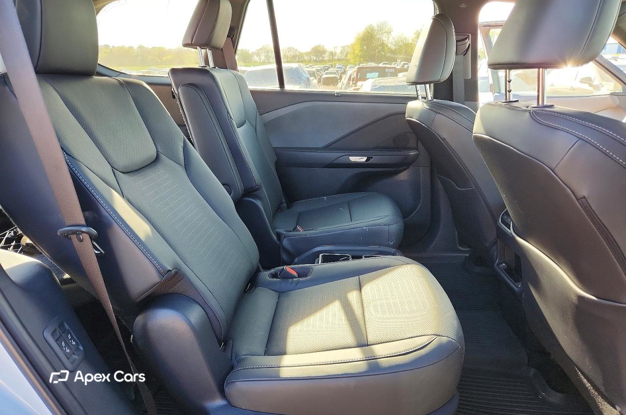 Lexus TX 2025