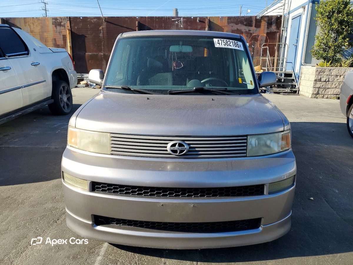 Scion xB 2005