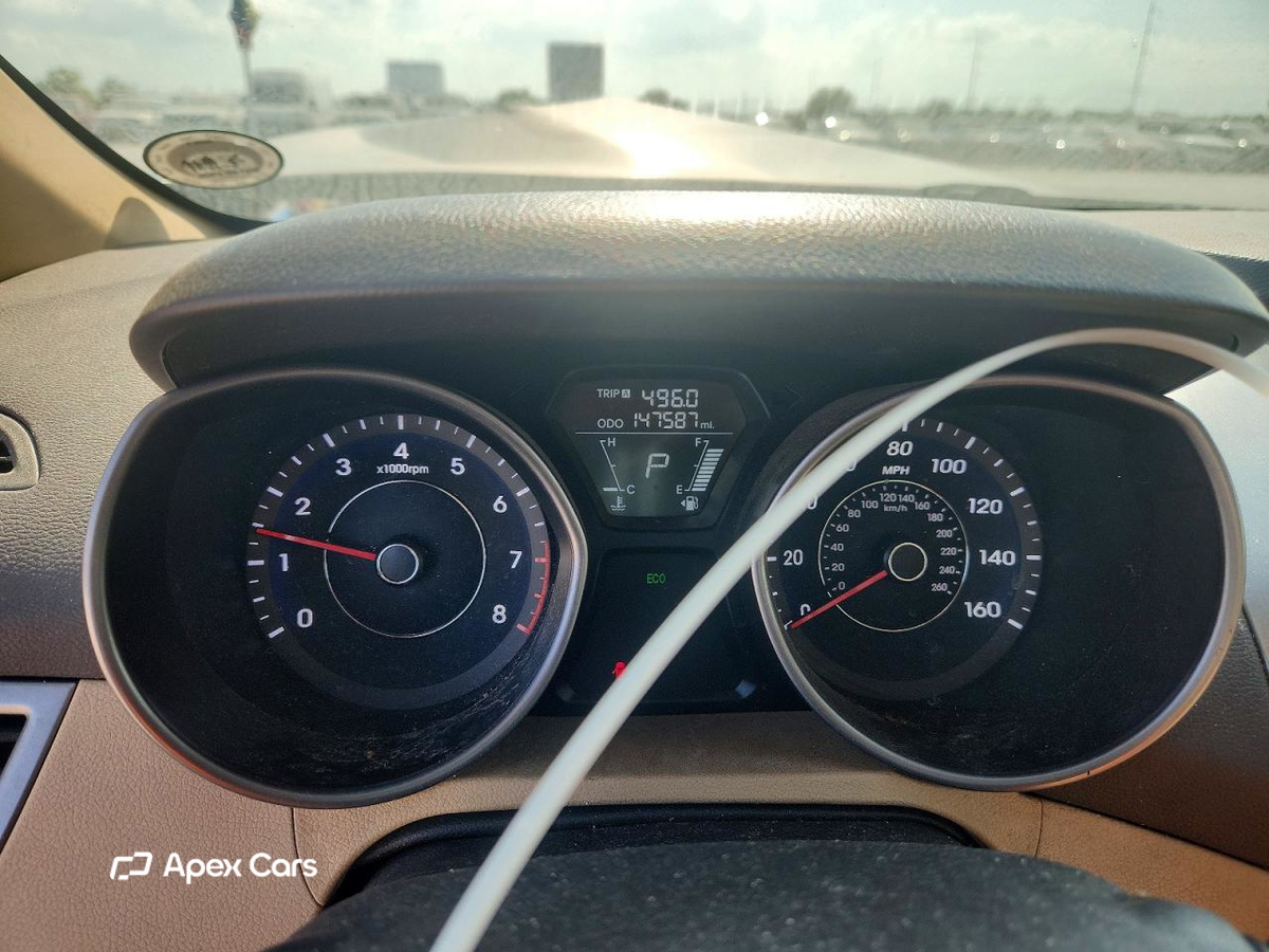 Hyundai Elantra 2012