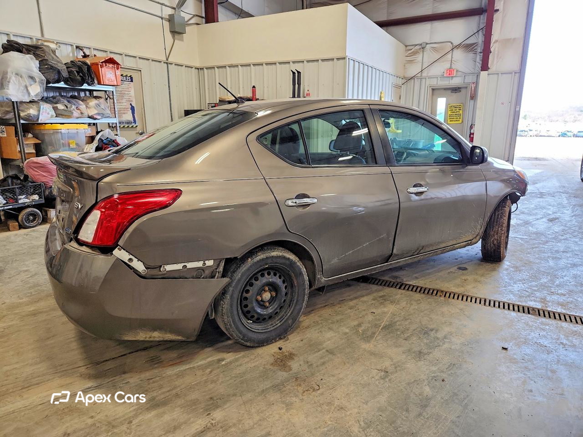 Nissan Versa 2013