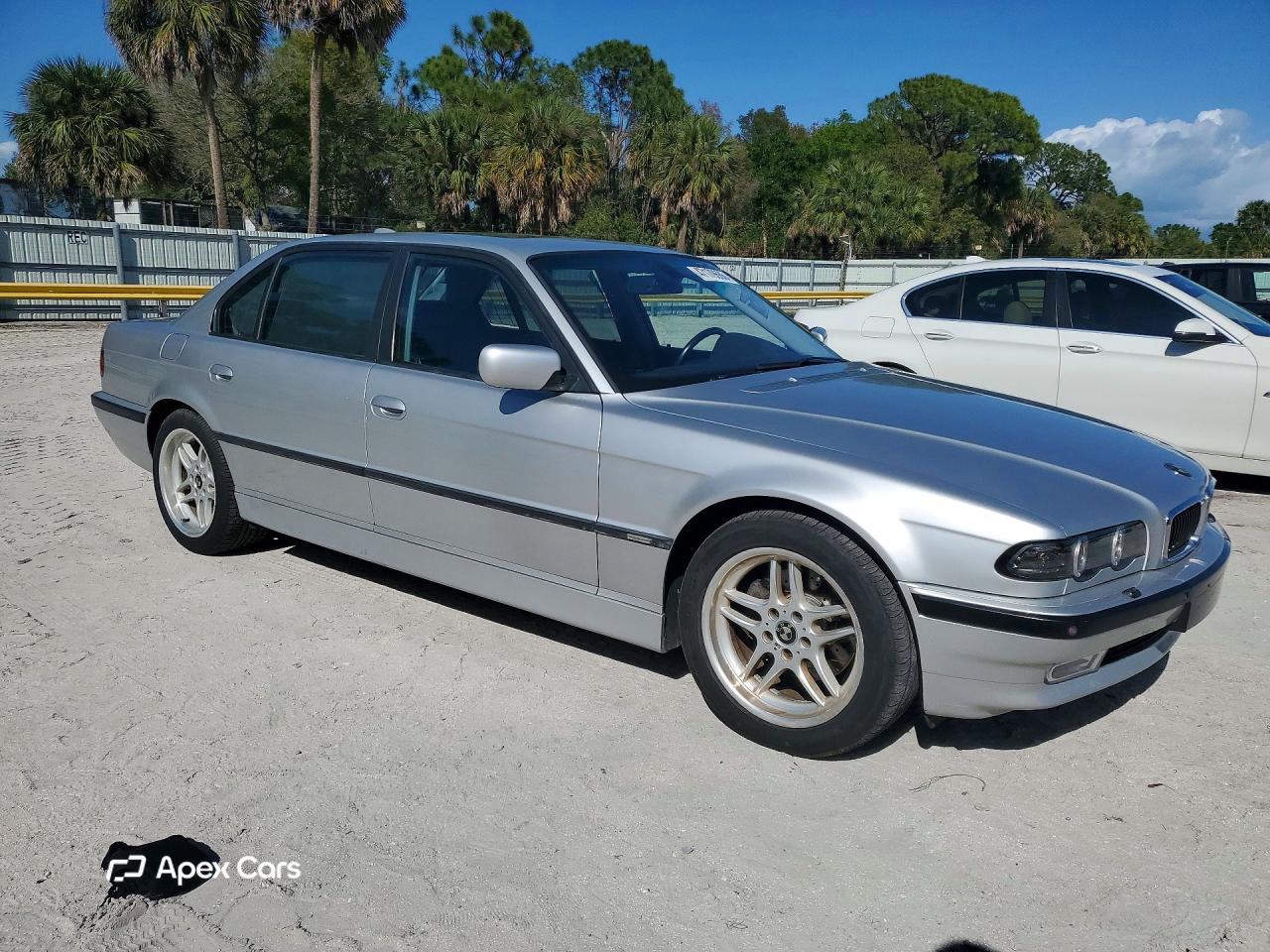 BMW Series 7 2001