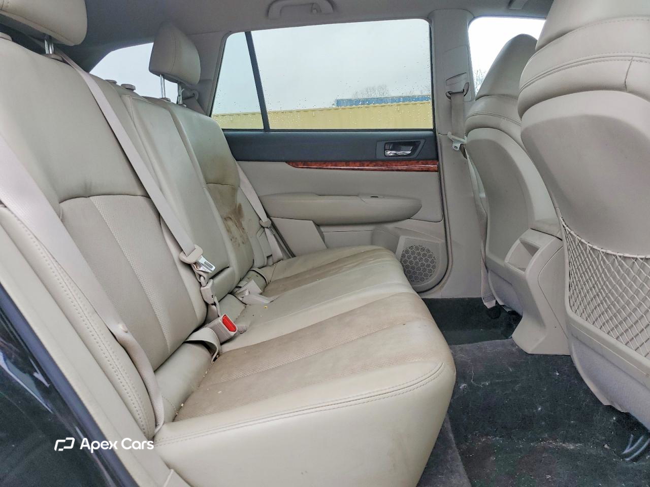 Subaru Outback 2011