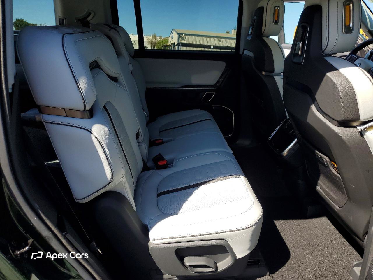 Rivian R1S 2023