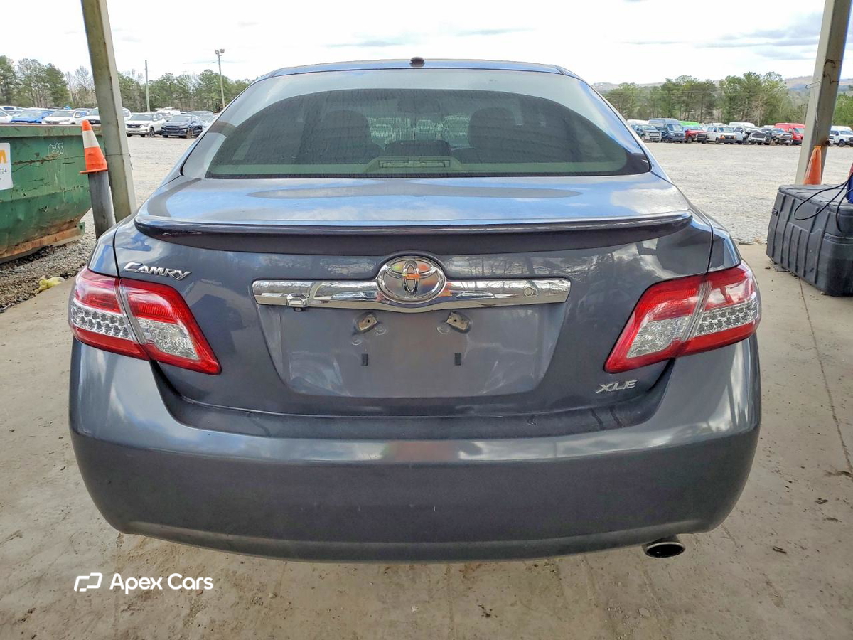 Toyota Camry 2011