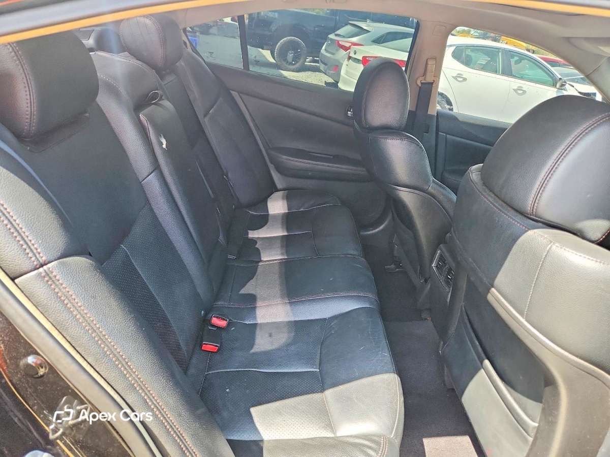 Nissan Maxima 2011