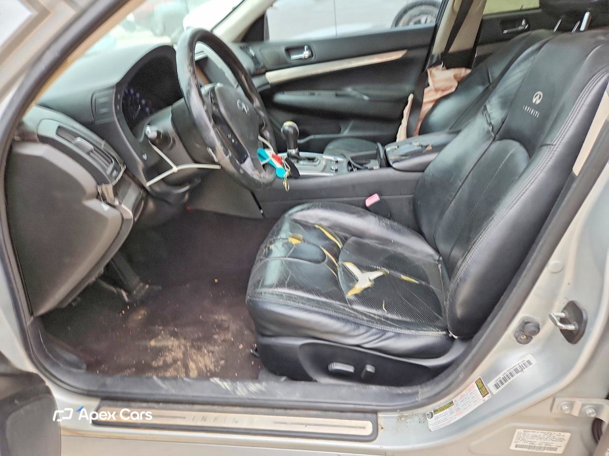 Infiniti G 2011