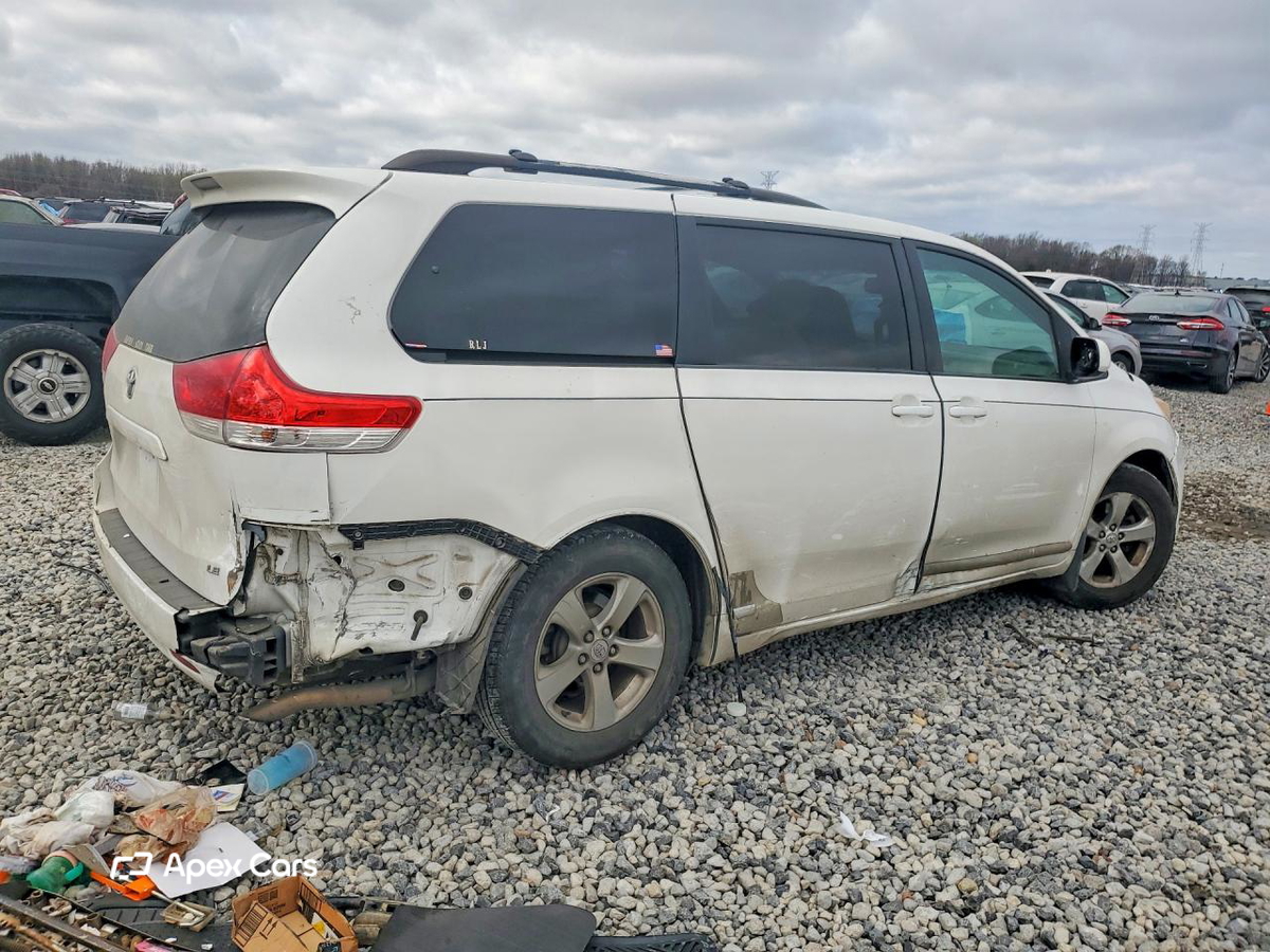 Toyota Sienna 2011