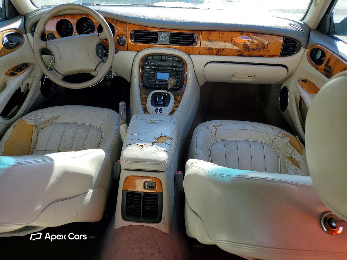 Jaguar XJ 2000