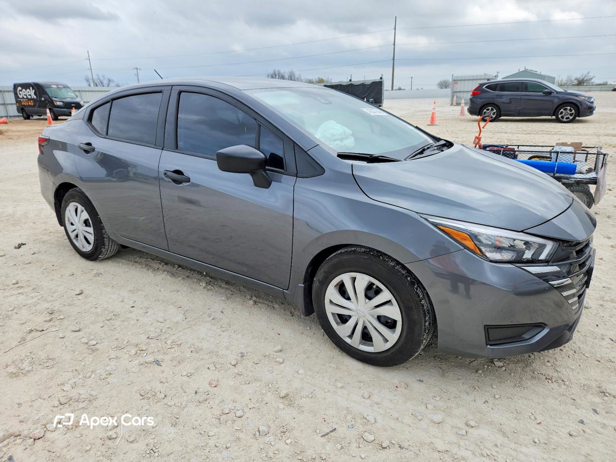 Nissan Versa 2025