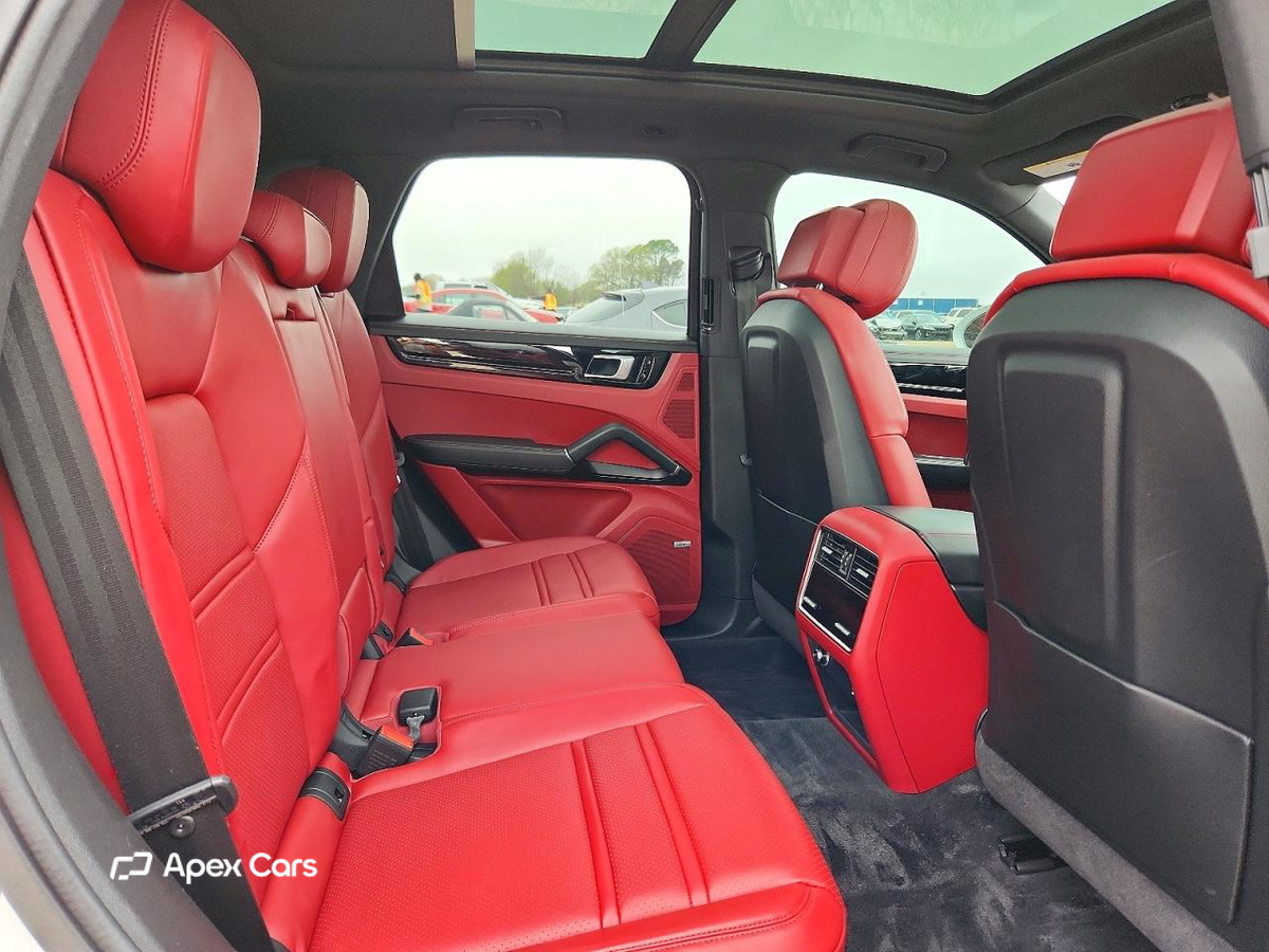 Porsche Cayenne 2021