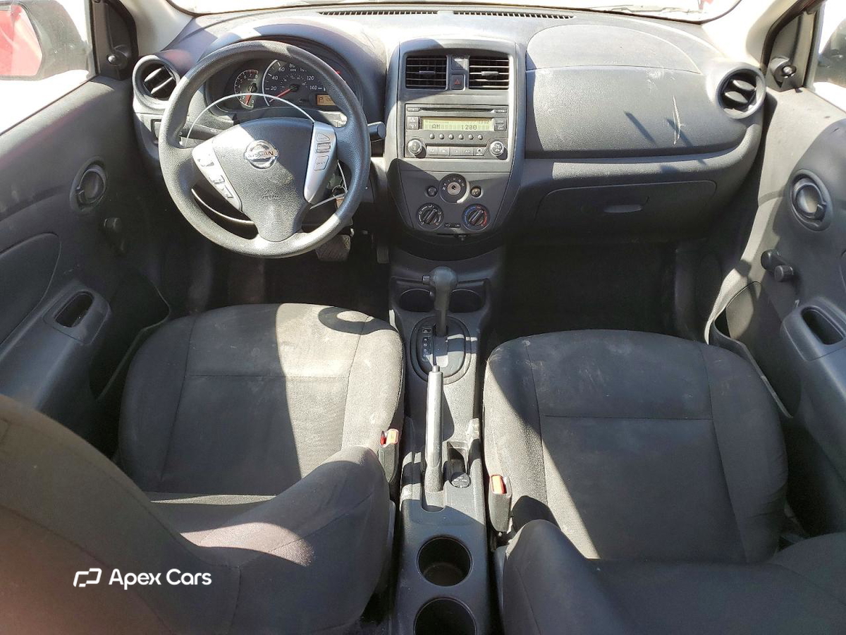 Nissan Versa 2015