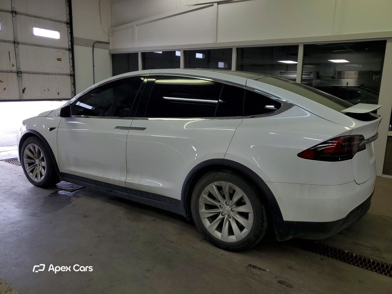 Tesla Model X 2021