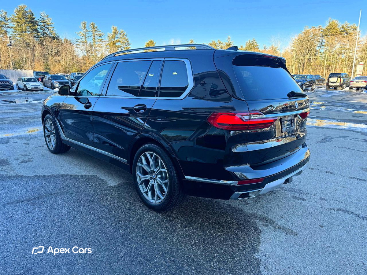 BMW X7 2021