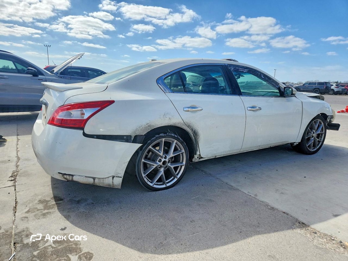 Nissan Maxima 2011