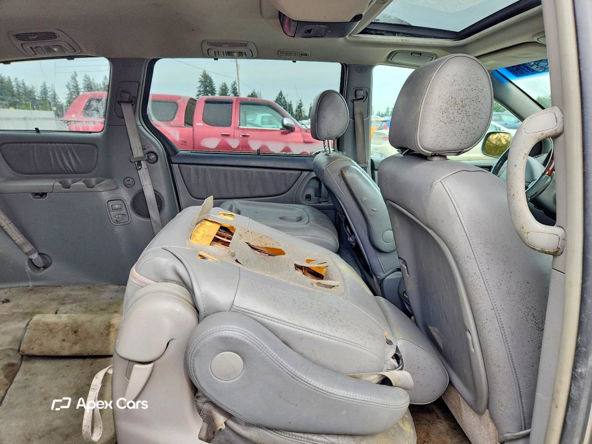 Toyota Sienna 2005