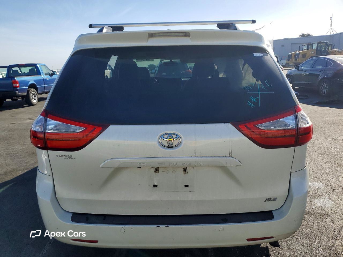 Toyota Sienna 2015