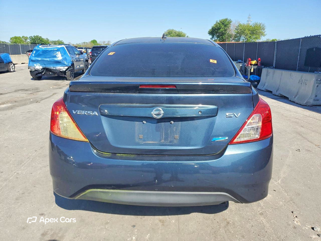 Nissan Versa 2015