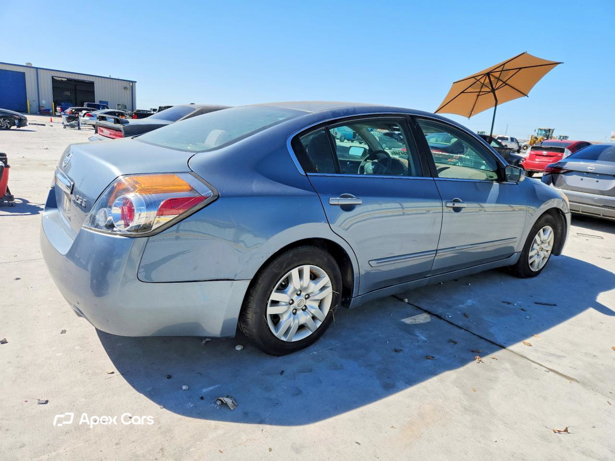 Nissan Altima 2012