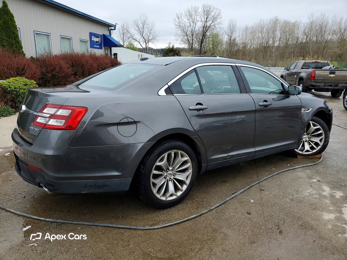 Ford Taurus 2015
