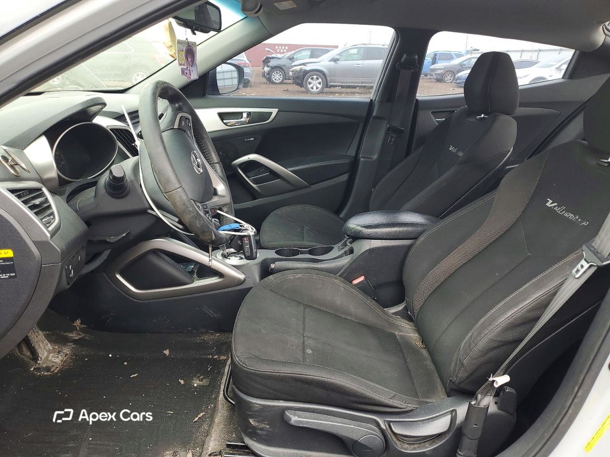 Hyundai Veloster 2013