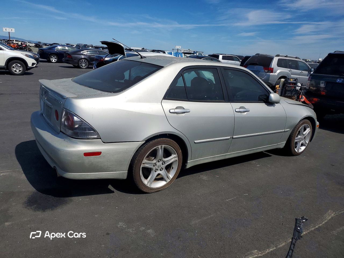 Lexus IS 2004