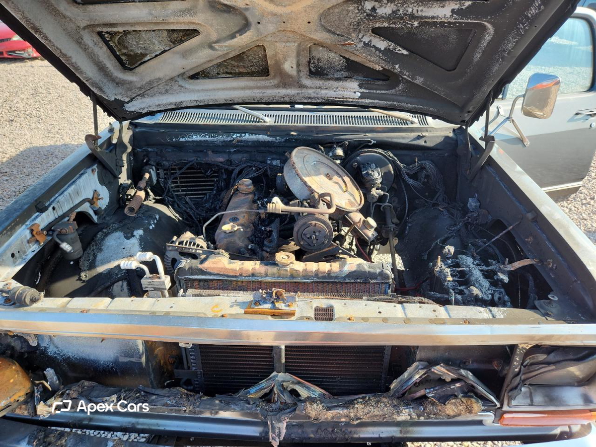 Dodge D150 1986