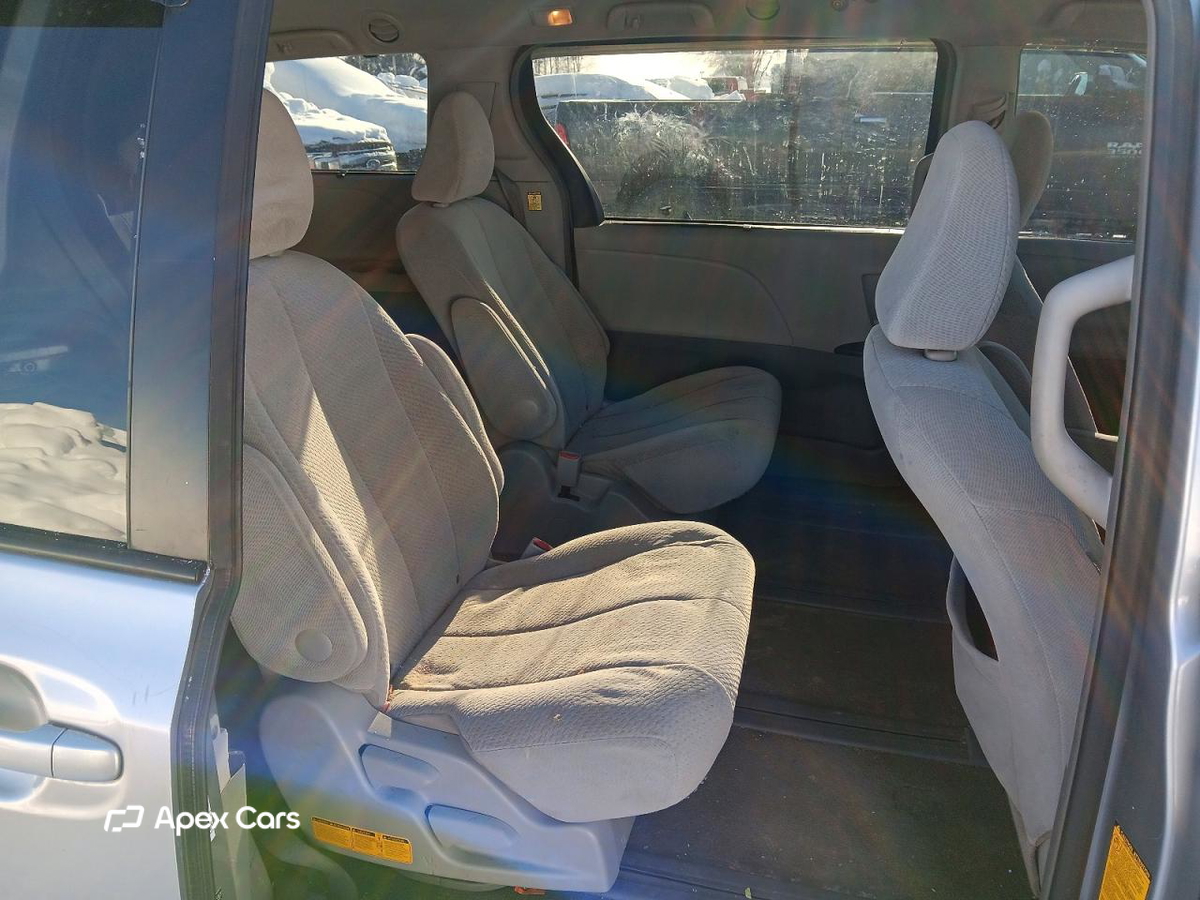 Toyota Sienna 2012