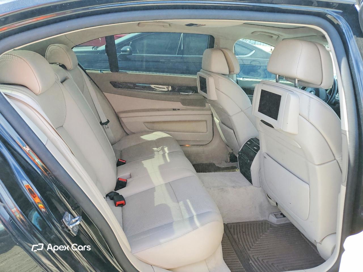 BMW Series 7 2010