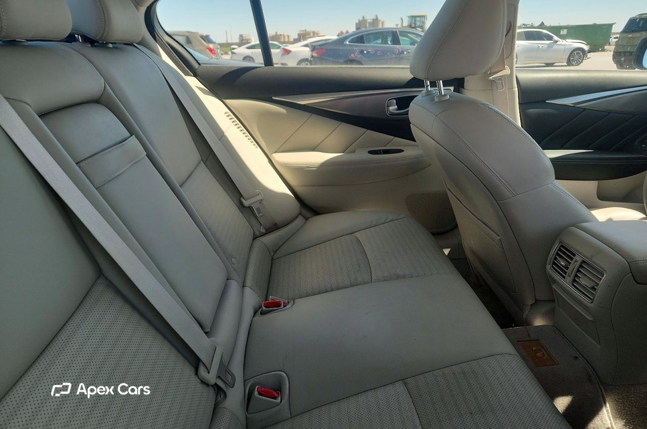 Infiniti Q50 2015
