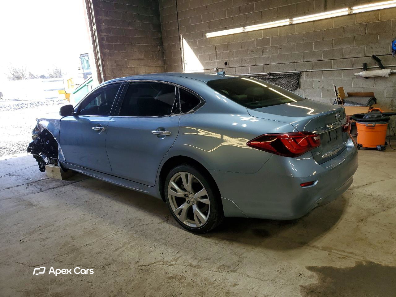 Infiniti Q70 2016