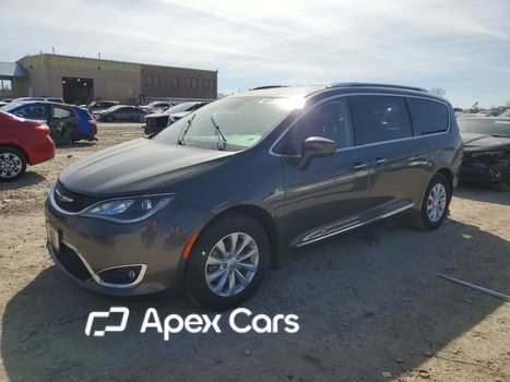Chrysler Pacifica 2018 - Image 1 of 14