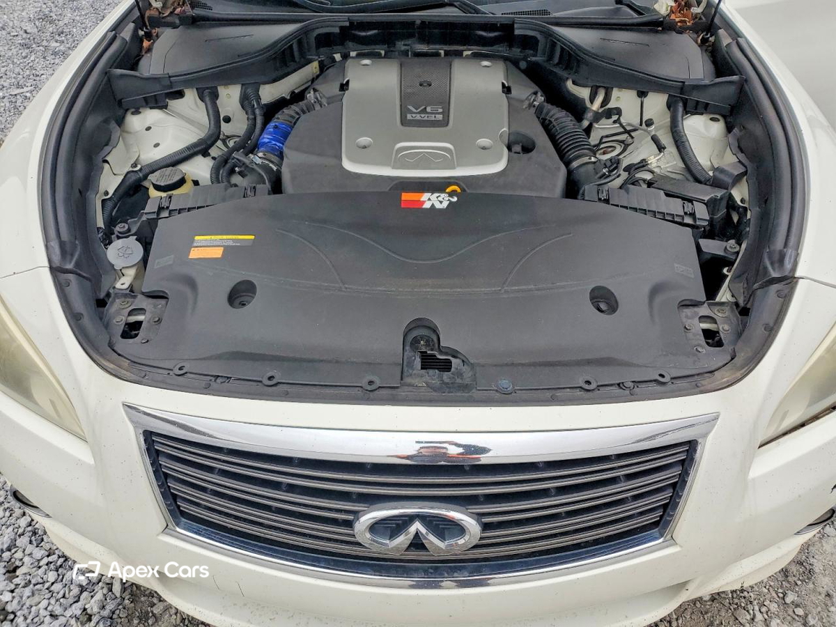 Infiniti M 2012