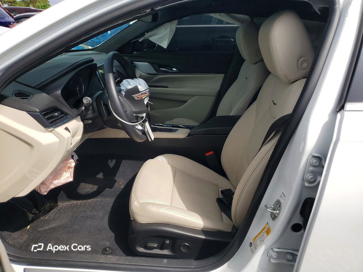 Cadillac CT4 2025