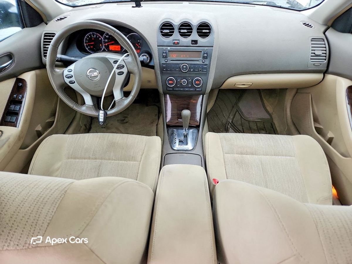 Nissan Altima 2010