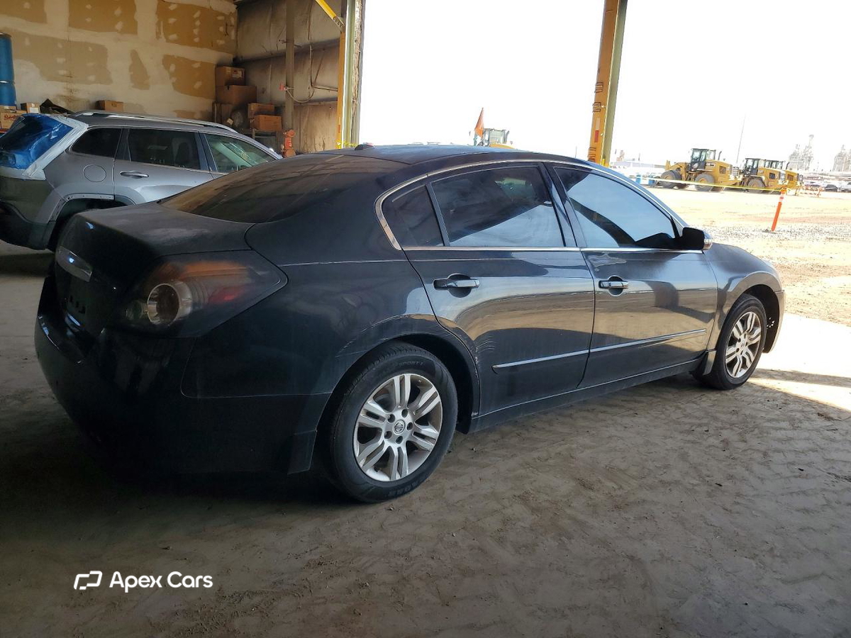 Nissan Altima 2012