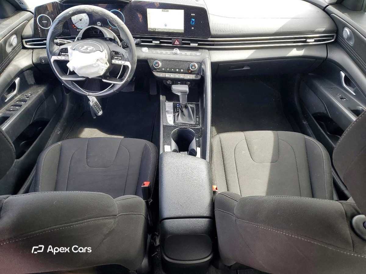 Hyundai Elantra 2023