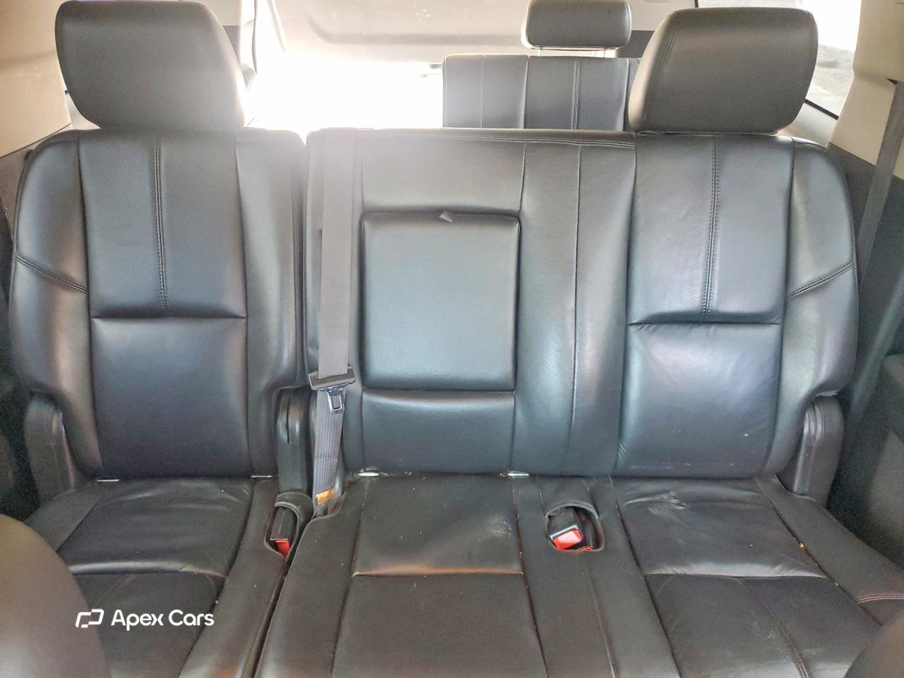 Chevrolet Suburban 2012