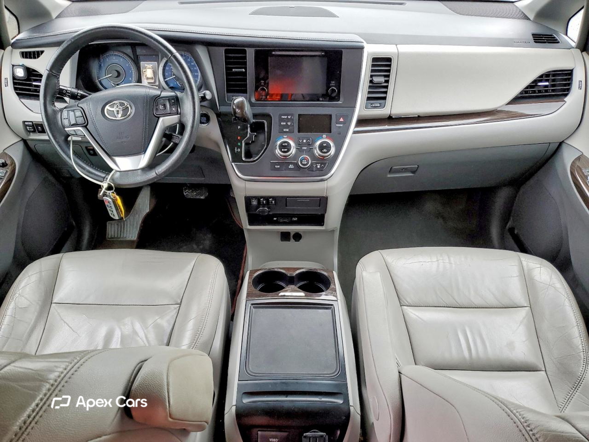 Toyota Sienna 2016