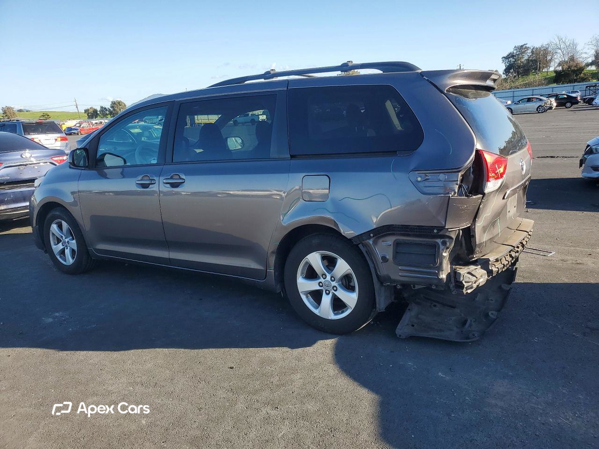 Toyota Sienna 2011