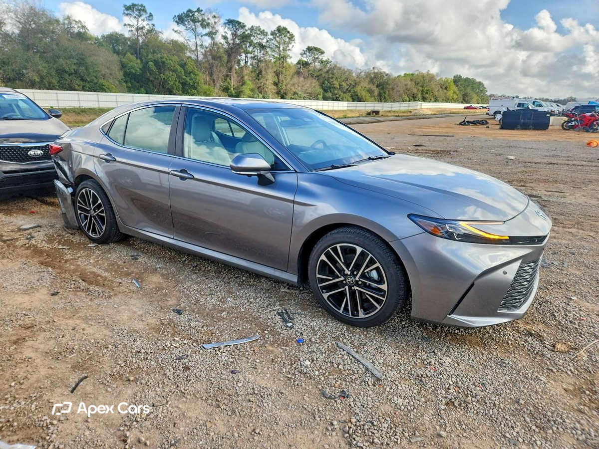Toyota Camry 2025