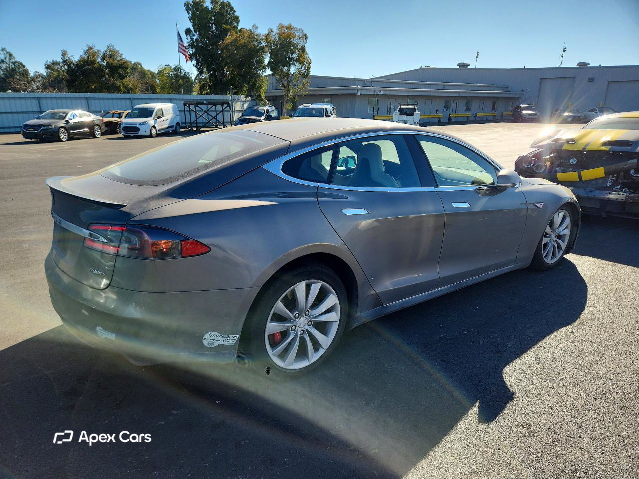 Tesla Model S 2015