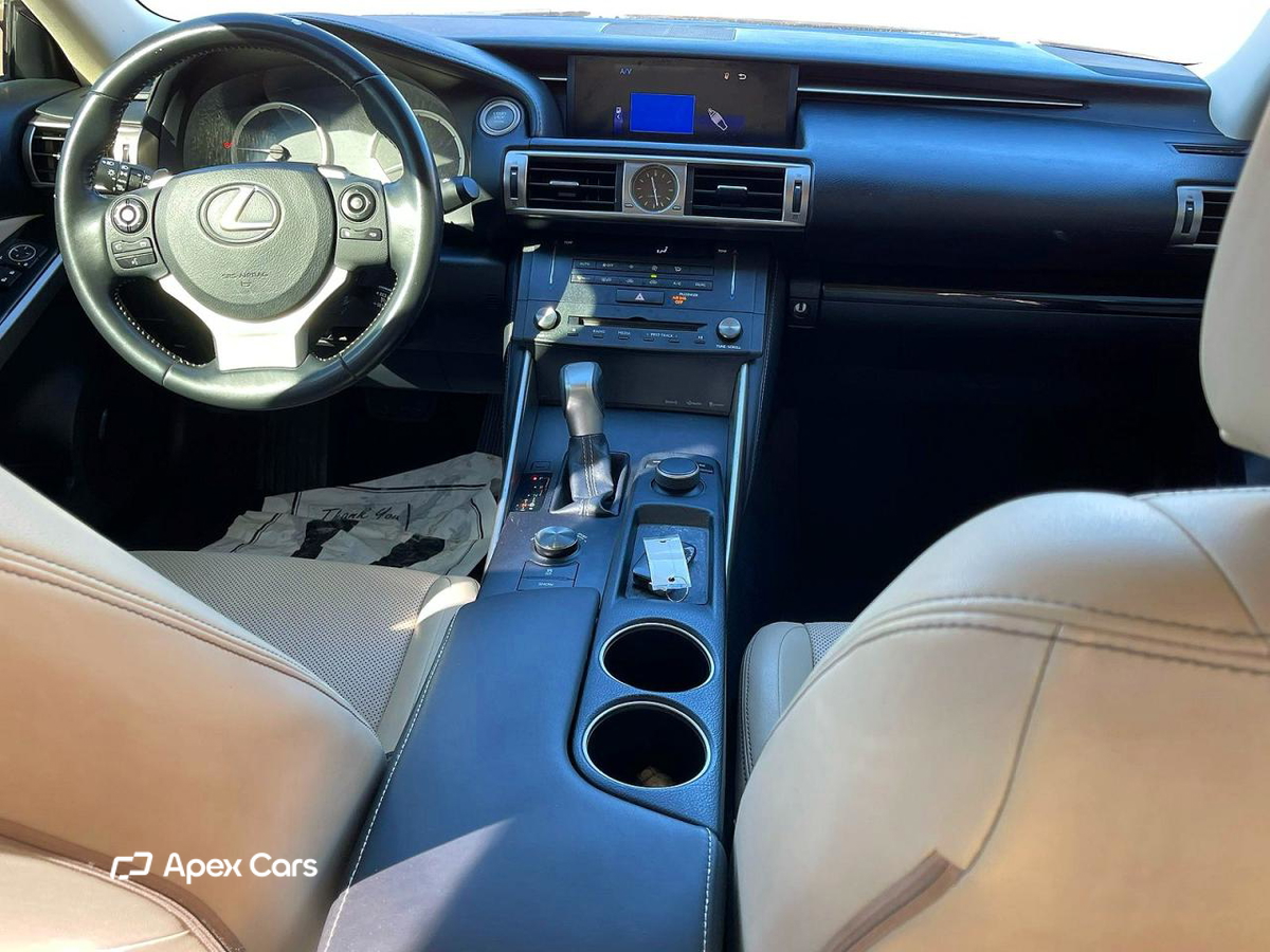 Lexus IS 2015