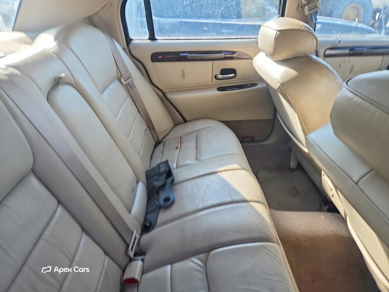 Lincoln Town Car 2000