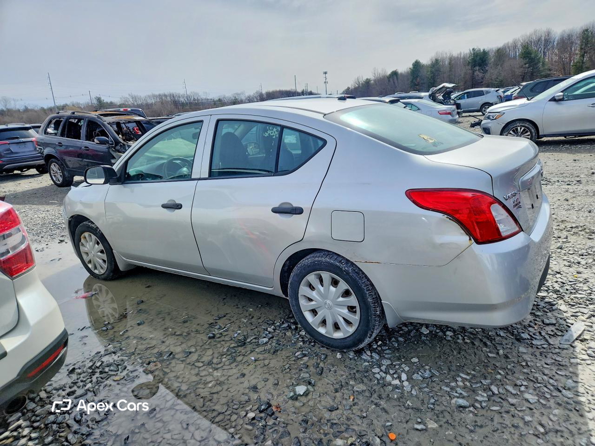 Nissan Versa 2015